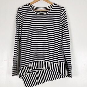 CAbi 256 Bengal Stripe Tee - Navy and White - Size XS - EUC